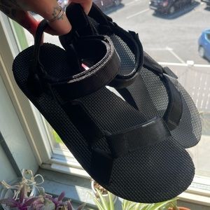 Black tevas lightly worn